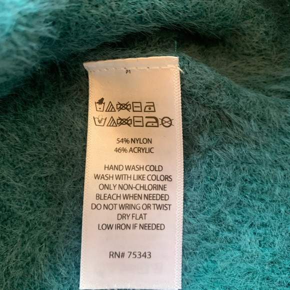 Teal Sleeveless Turtleneck Sweater - Picture 5 of 7